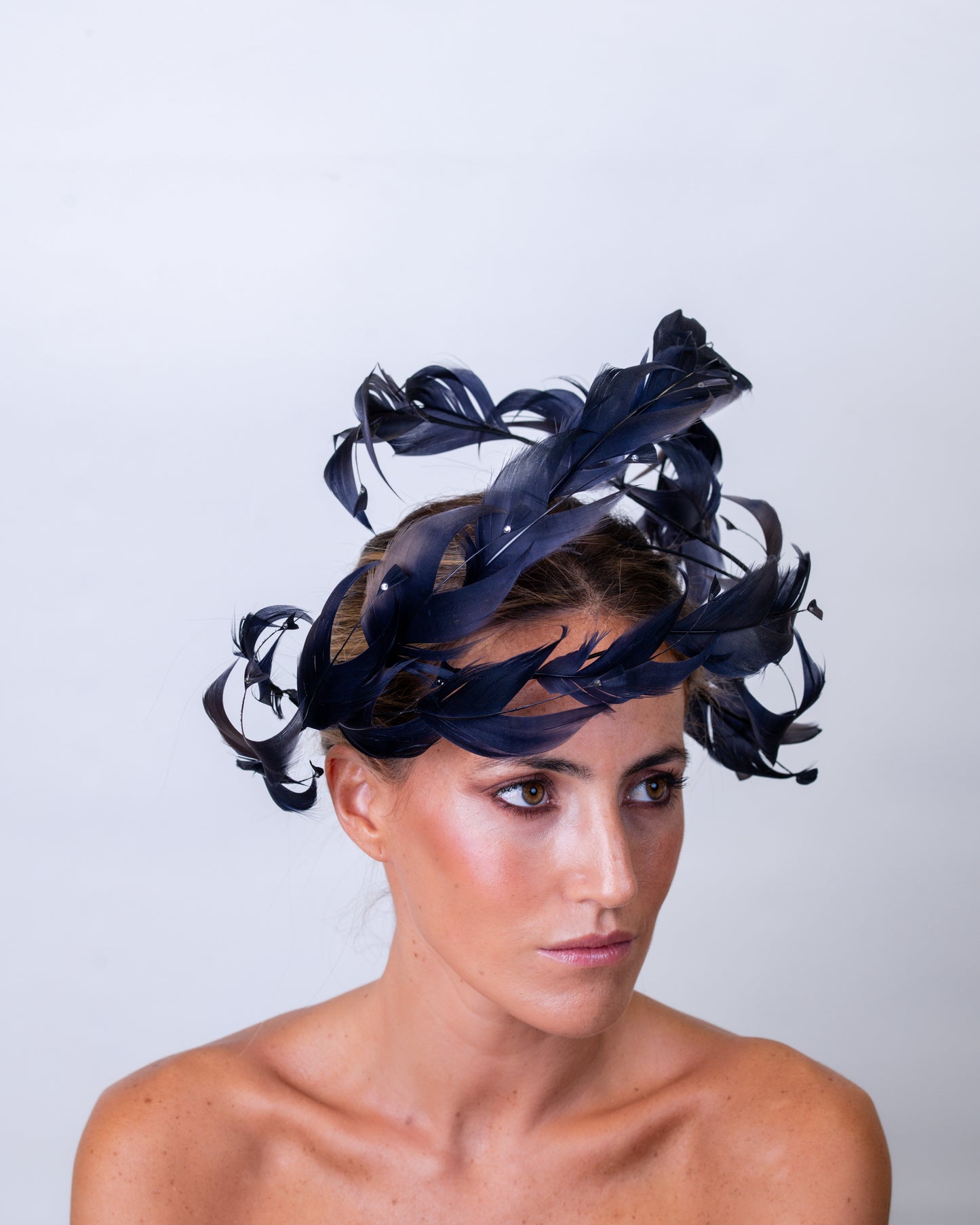 Tocado de plumas C-338