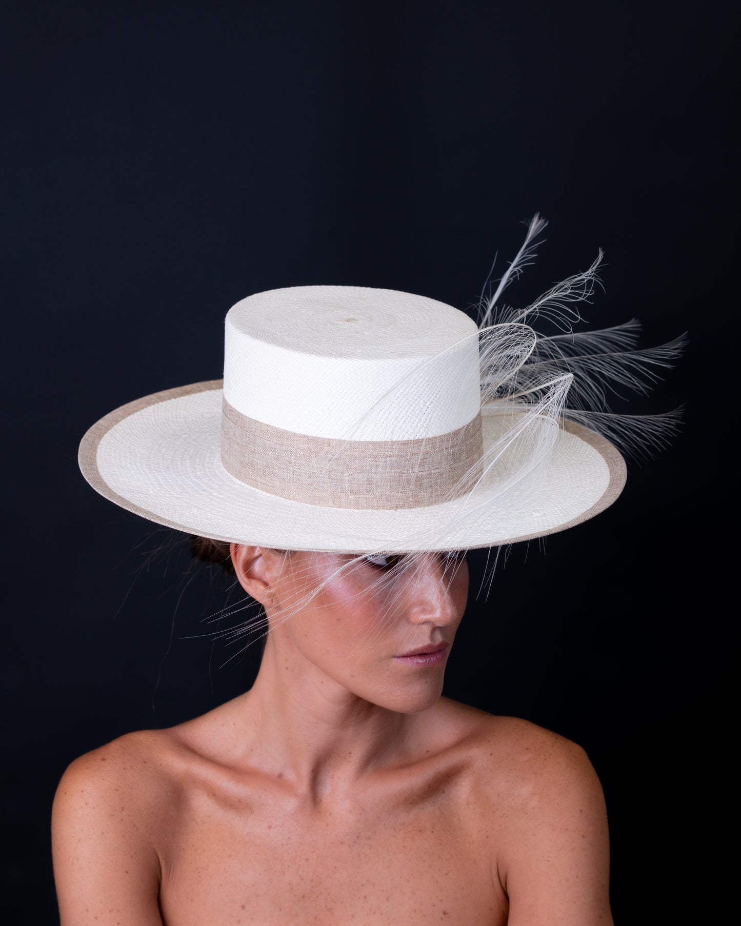 Sombrero de Panamá y plumas de garza C-340