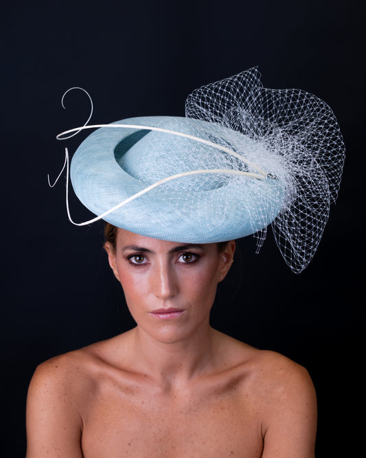 Sombrero de Sinamay con velo C-339